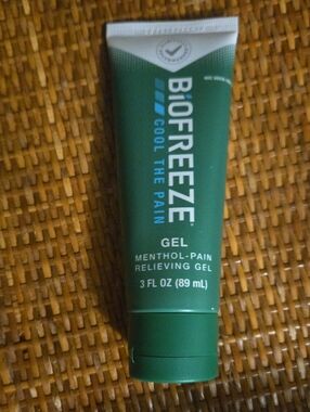 Freeze Menthol Pain Relieving Gel - Green